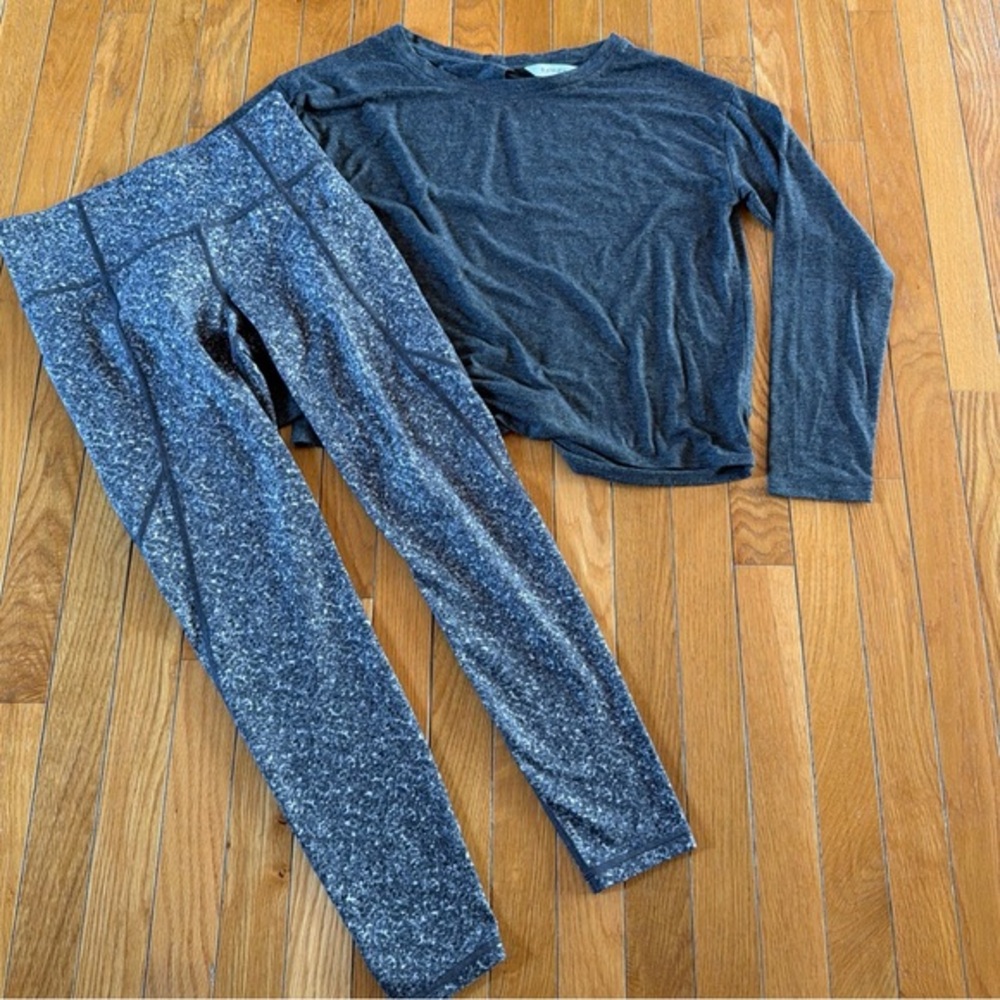 Athleta Outfit Salutation Pebble Beach Tight Leggings Gray Open Back Top Small